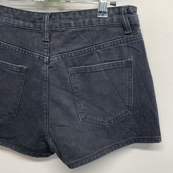 NWT PrettyLittleThing Black Wash Denim Jean Mom Shorts High Rise 4 - Picture 6 of 14